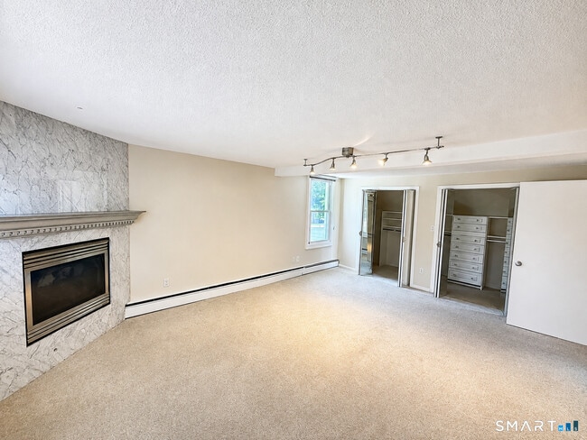 Building Photo - 311 Racebrook Rd
