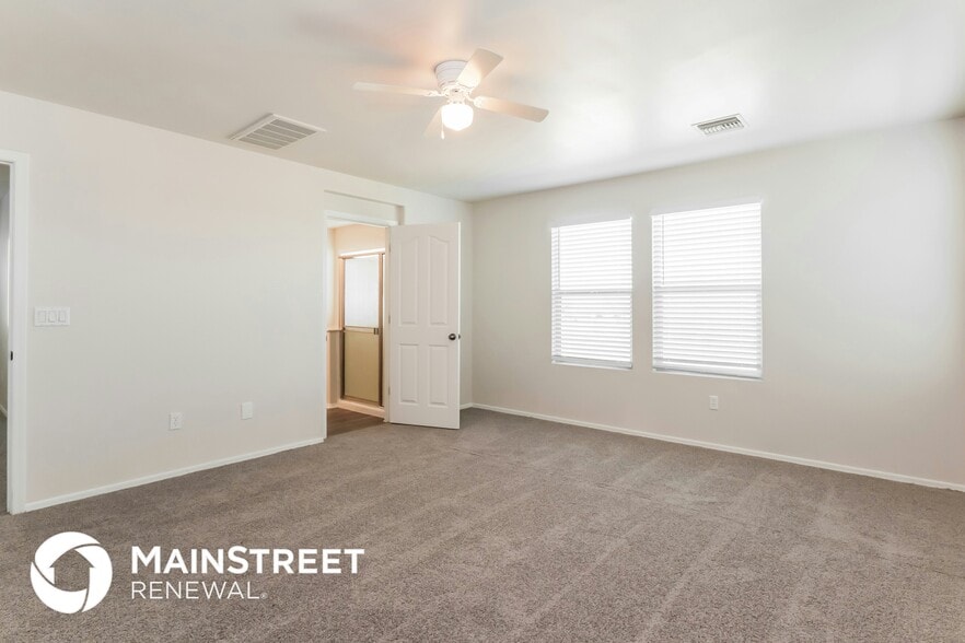 Building Photo - 1027 E Madera Grove Ln