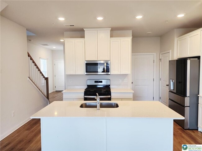 Building Photo - 7699 Clayton Ave