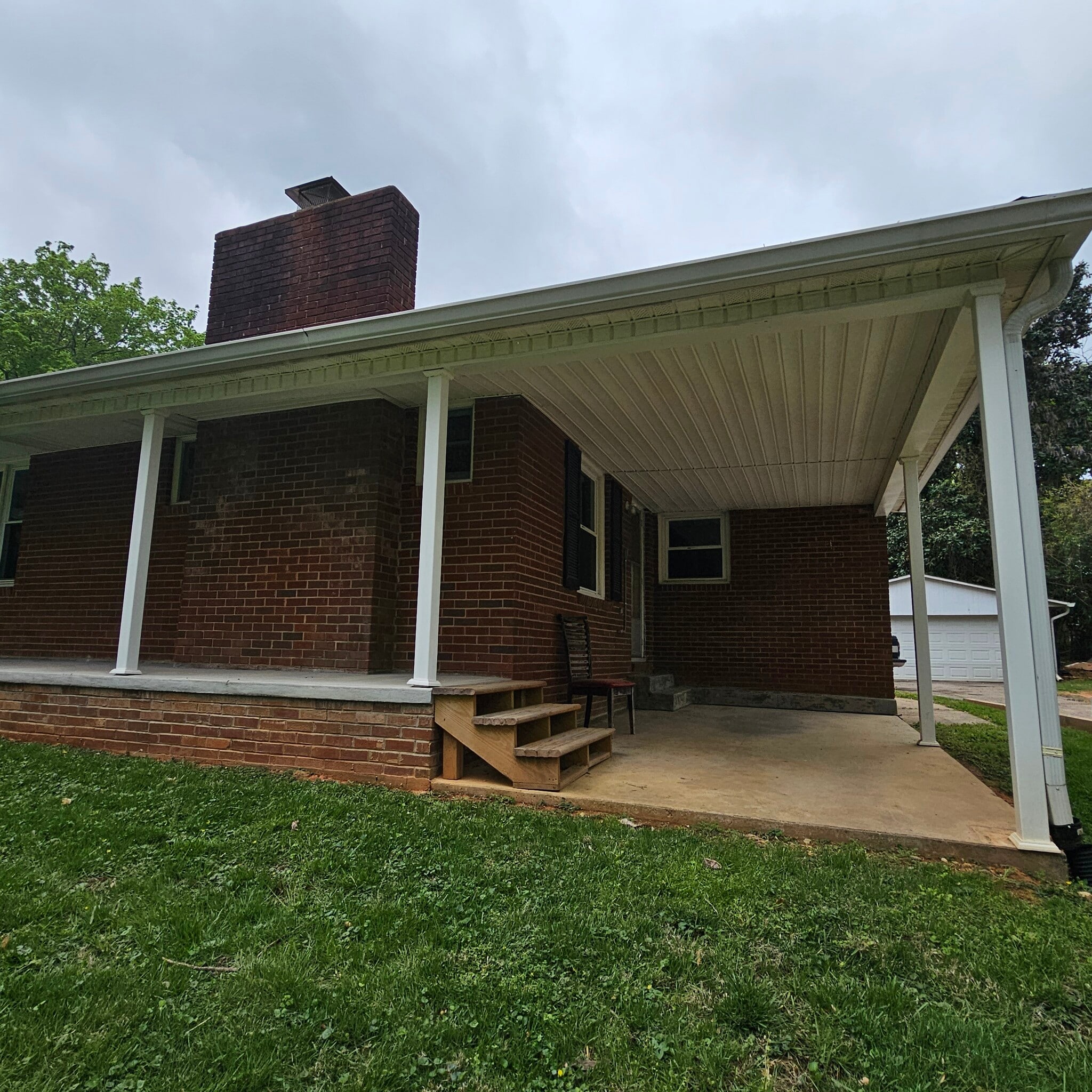 Building Photo - 548 Greenway Dr