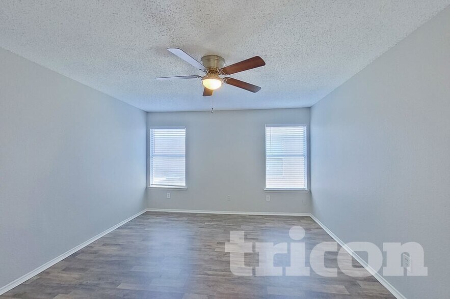 Building Photo - 2922 Marquis Ln