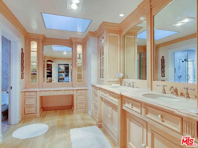 Building Photo - 6315 Bonsall Dr