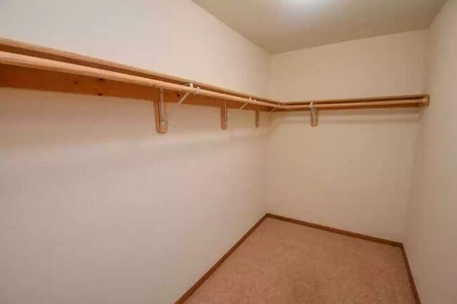 Building Photo - 502 Commander Ct