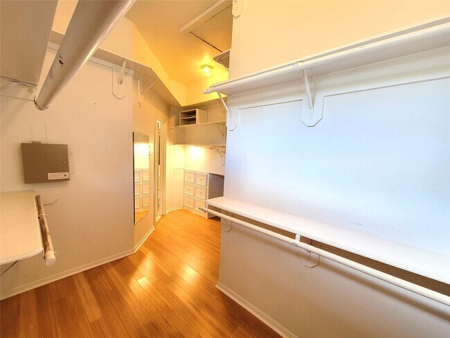 Building Photo - 2214 Old S Dr