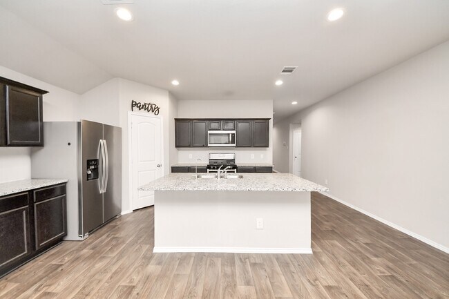 Building Photo - 40522 Winter Grass Bnd