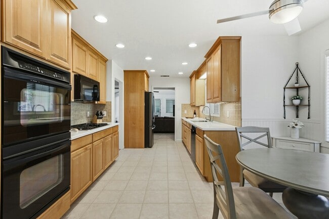 Building Photo - 3201 Bonita Dr