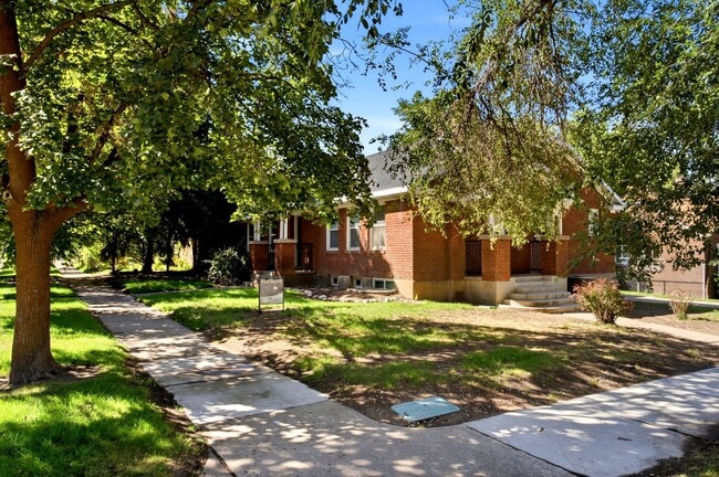 Building Photo - 2705 Polk Ave