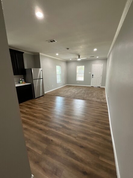 Building Photo - 4124 Sayers St