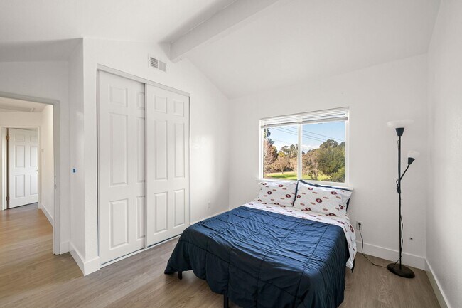 Building Photo - 882 Coral Ridge Cir