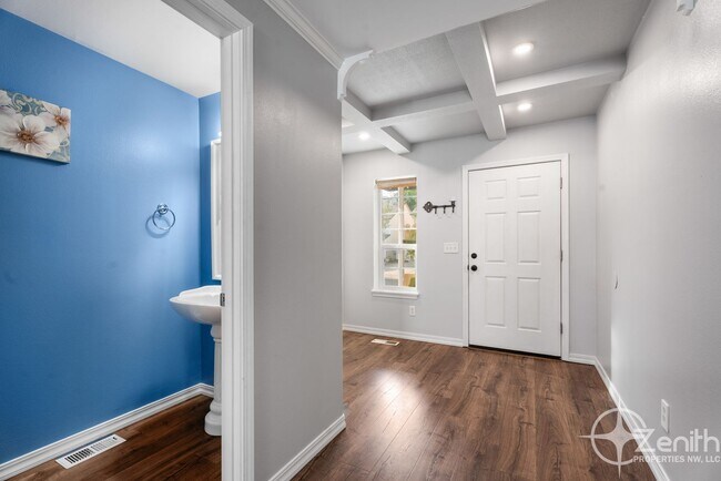 Building Photo - Fully Updated 4 Bedroom Single Family Home...