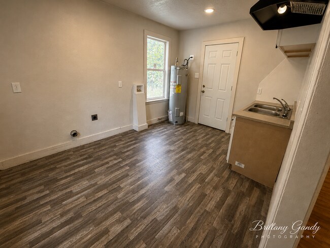 Building Photo - 3826 Huston St