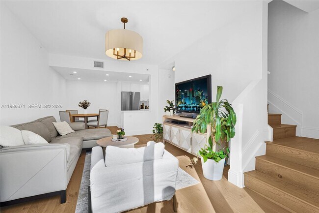 Building Photo - 2107 SE 10th Ave