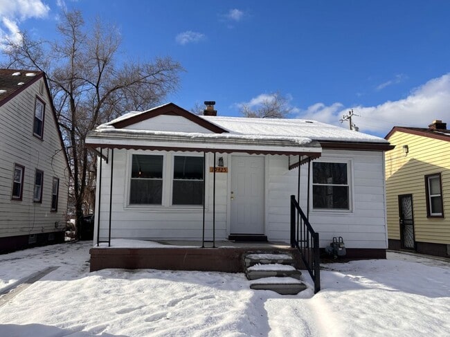 Building Photo - 19425 Fenmore St