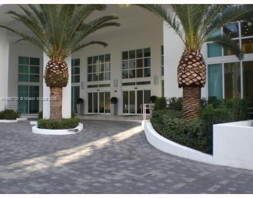 Building Photo - 951 Brickell Ave