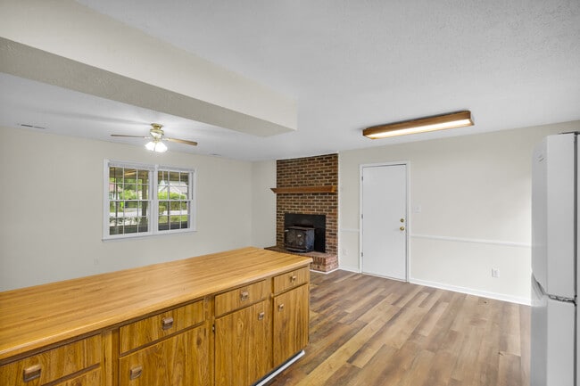 Building Photo - 120 Tar Heel Dr