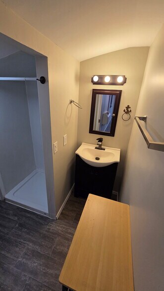 Building Photo - 7896 Elderberry Cir