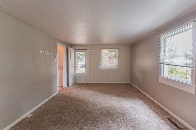 Building Photo - 888 17th St