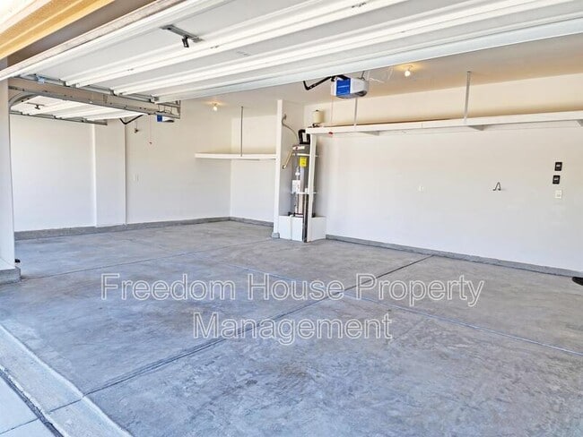 Building Photo - 3575 E Wallowa Dr