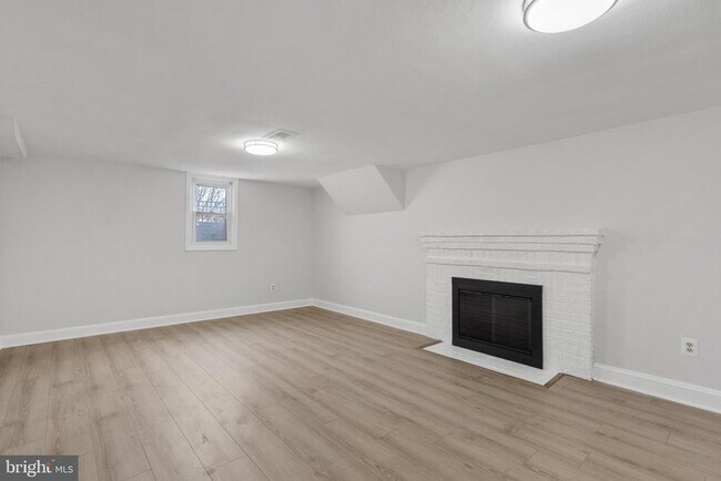 Building Photo - 2426 N Powhatan St