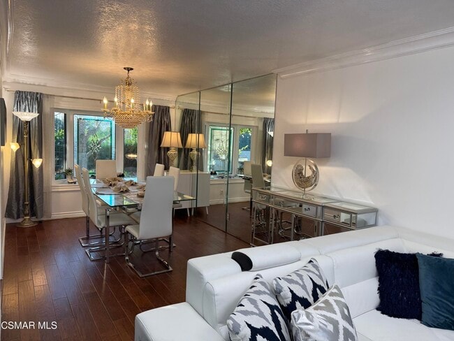 Building Photo - 379 S Greenway Ave