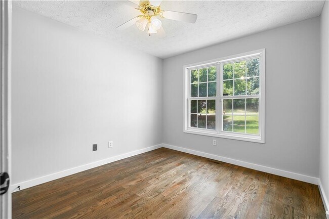 Building Photo - 141 Poplar Way