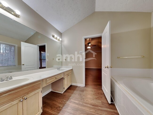 Building Photo - 7474 Clipper Cove