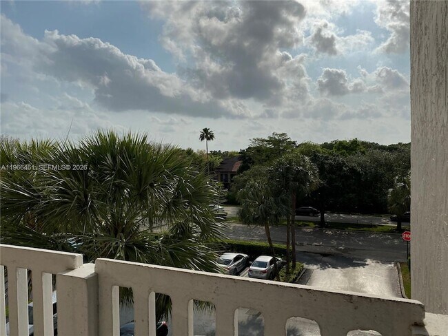 Building Photo - 1075 Riverside Dr