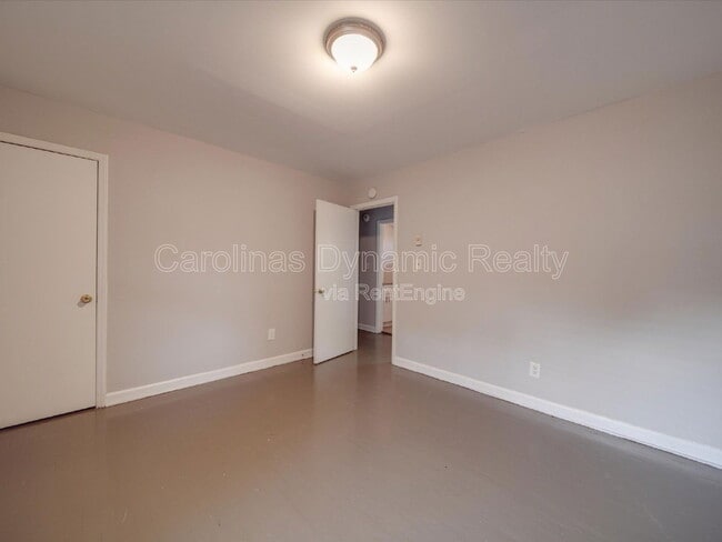 Building Photo - 325 S Gardner Ave