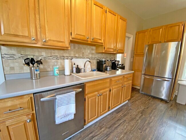 Building Photo - 263 Auburndale Ave