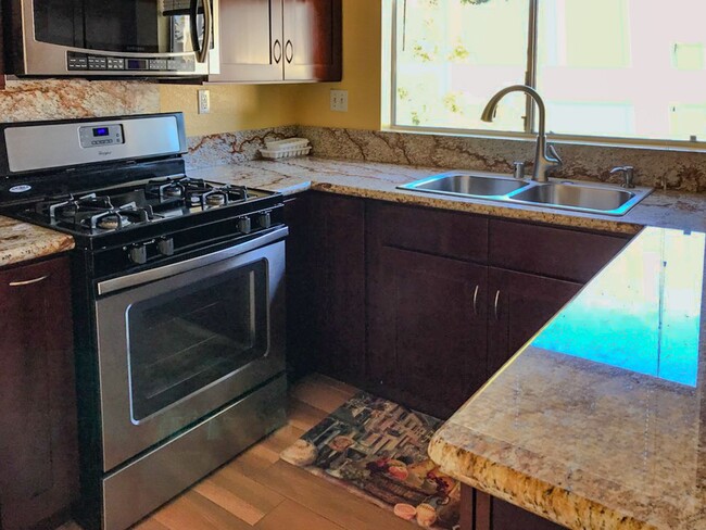 Building Photo - Beautiful 2-Bedroom, 2-Bathroom Condo for ...