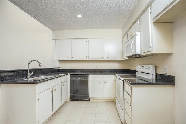 Building Photo - 2611 Grants Lake Blvd