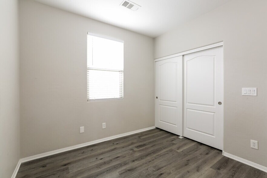 Building Photo - 712 Bridgeford Ct