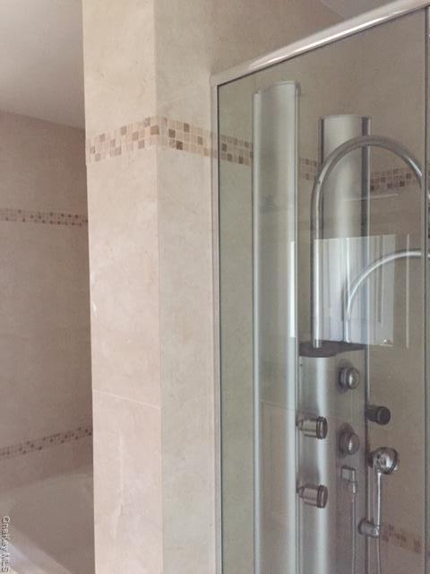 Building Photo - 125 E Broadway