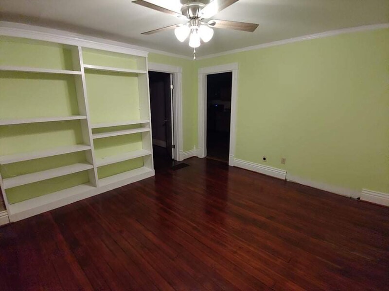 Building Photo - 553 Lilly Ave
