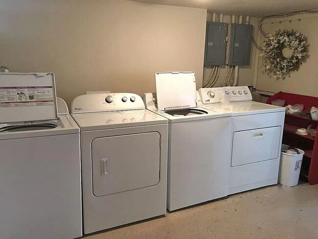 Building Photo - 2154 NW Everett St