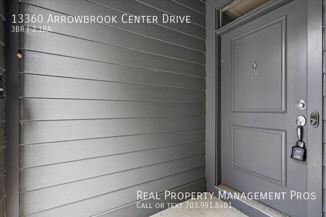 Building Photo - 13360 Arrowbrook Centre Dr