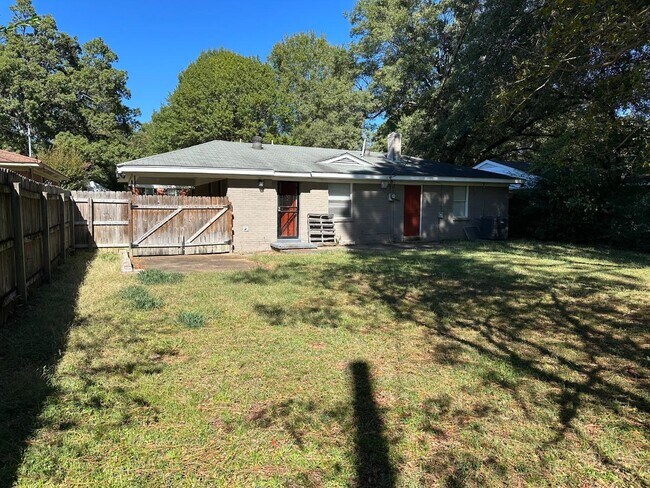 Building Photo - 4931 Kimball Ave