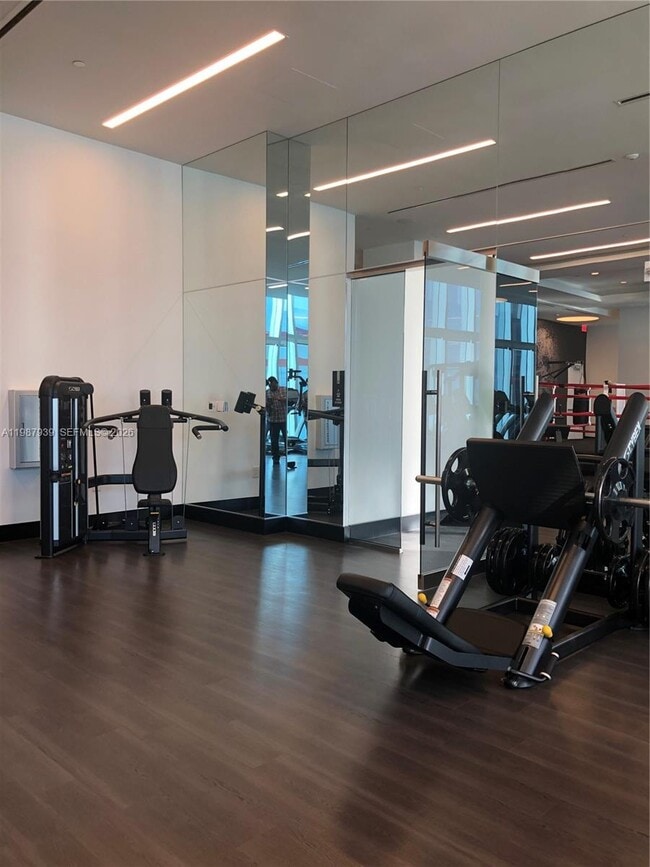 Building Photo - 851 NE 1st Ave