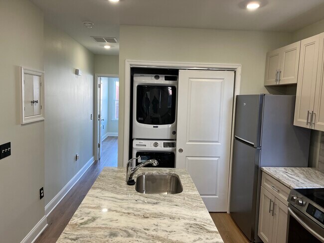 Unit 2 - 6034 Walton Ave