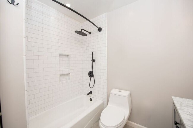 Building Photo - Walk to the Beach