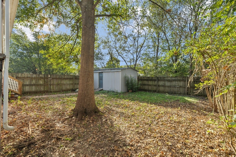 Building Photo - 3304 Oak Trees Ct