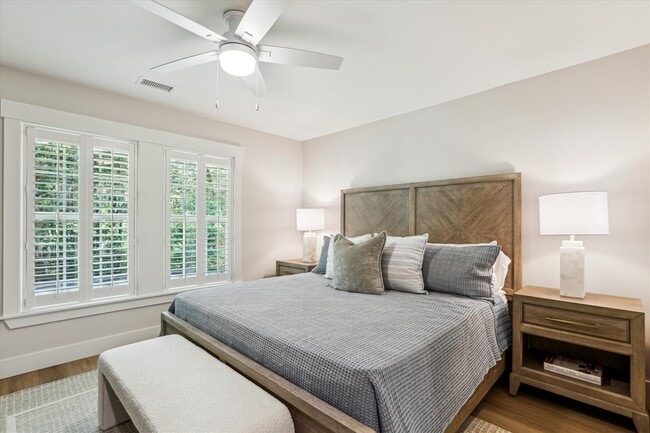 Building Photo - 217 Halyard Dr