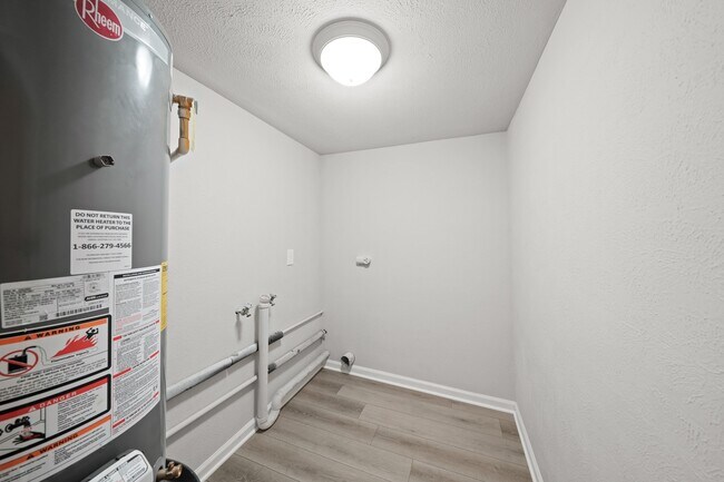 Building Photo - 2253 Collier St