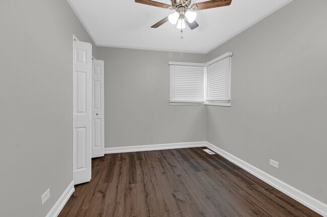 Building Photo - 304 Seneca St