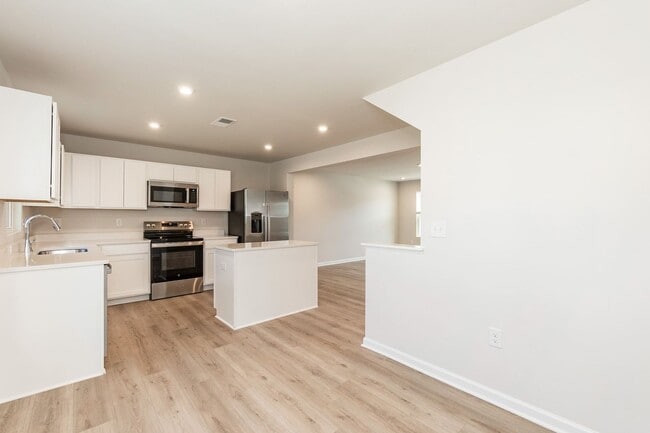Building Photo - Brand New End-Unit Townhome in Raleigh