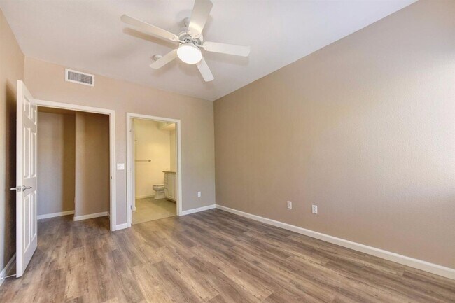 Building Photo - NICE 3 BEDROOM CONDO, 2 BATH, & 2 CAR GARA...