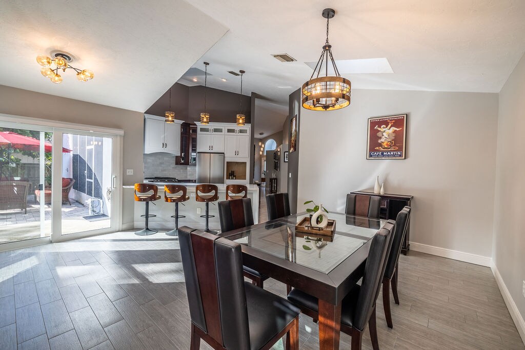 Building Photo - 9330 Seagrape Dr