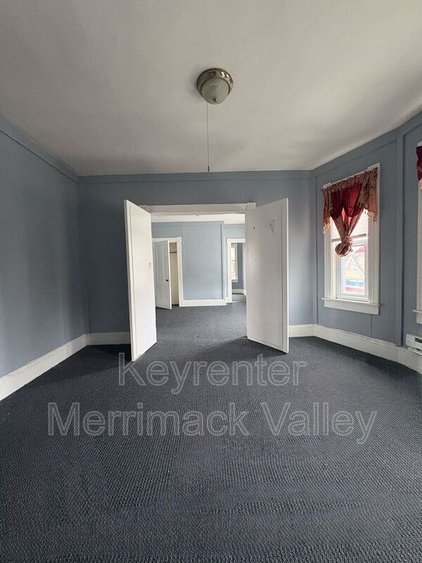 Building Photo - 5 Ellis Ave