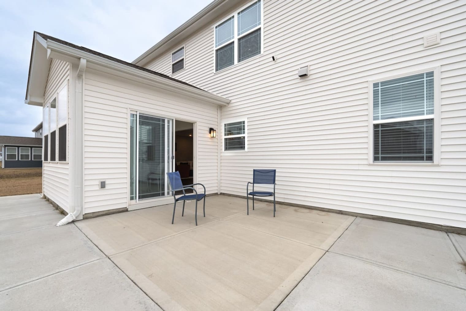 Building Photo - 2396 Pinehurst Dr