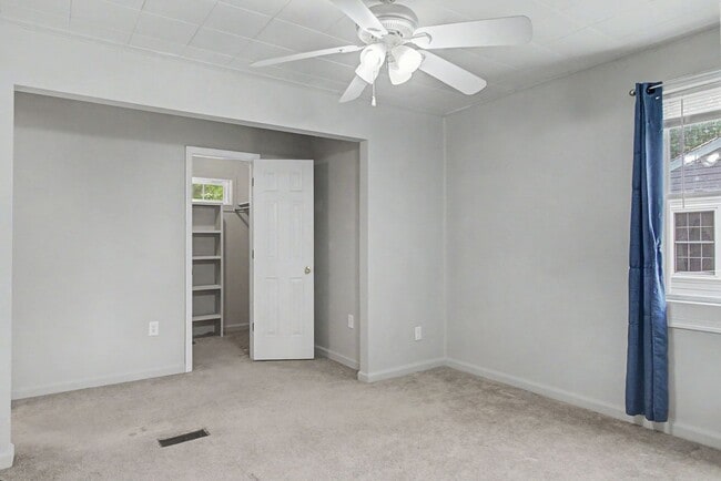 Building Photo - 317 Maney Dr
